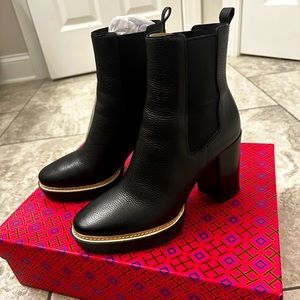 TORY BURCH LUG BOOT